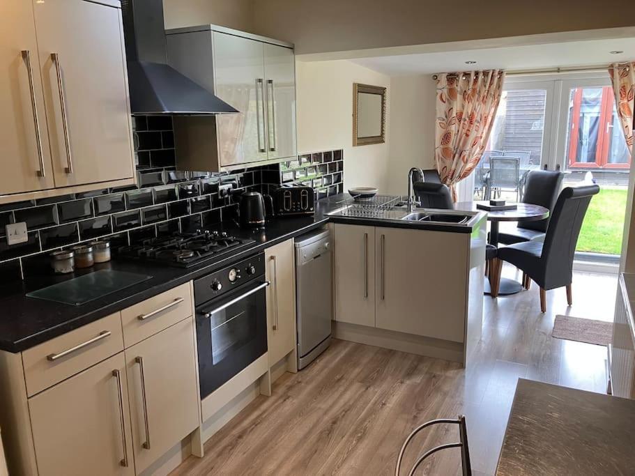 Ogilvie Lodge Llandudno Junction Zewnętrze zdjęcie
